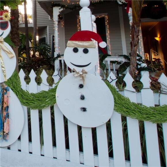 9 FT Artificial Norfolk Pine Garlands, Realistic Christmas Greenery Garland - Picture 6 of 7